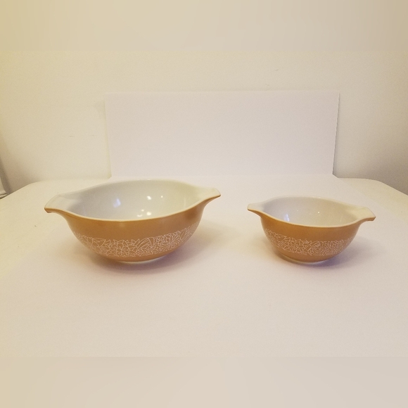 Set of 2 Pyrex Nesting Mixing  Bowls Woodland Cinderella 443 441 Tan - Picture 2 of 16